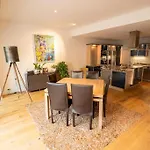 Villa Superbe Maison D'architecte Entierement Climatisee Avec Piscine Et Professionnel *