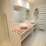 Superbe Maison D'architecte Entierement Climatisee Avec Piscine Et Professionnel *