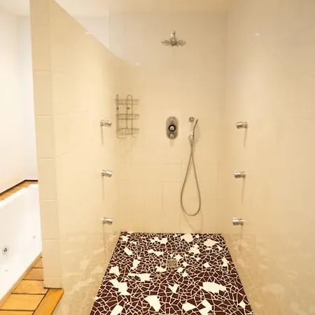Superbe Maison D'architecte Entierement Climatisee Avec Piscine Et Professionnel * Talence