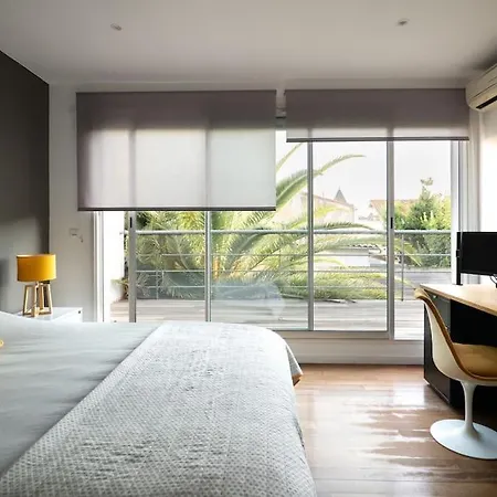Superbe Maison D'architecte Entierement Climatisee Avec Piscine Et Professionnel Villa