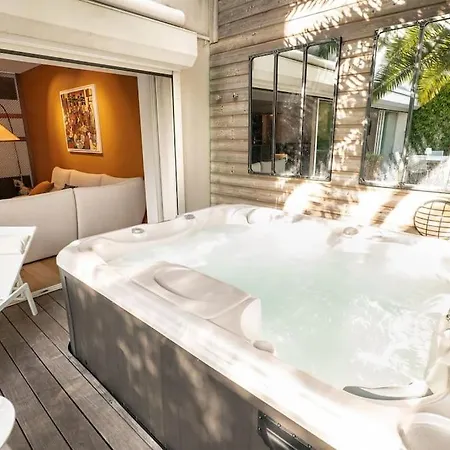 Superbe Maison D'architecte Entierement Climatisee Avec Piscine Et Professionnel Willa *