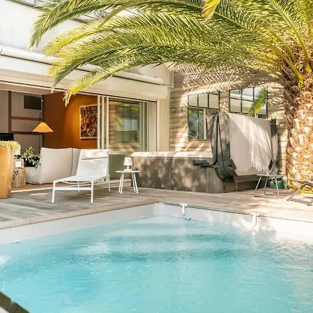 Superbe Maison D'architecte Entierement Climatisee Avec Piscine Et Professionnel Villa *