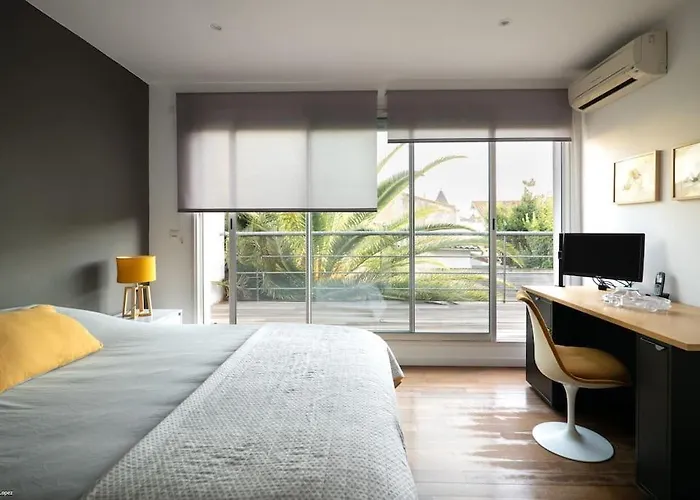 Superbe Maison D'architecte Entierement Climatisee Avec Piscine Et Professionnel Villa